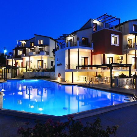 Antilia Apartments Tavronitis Екстериор снимка