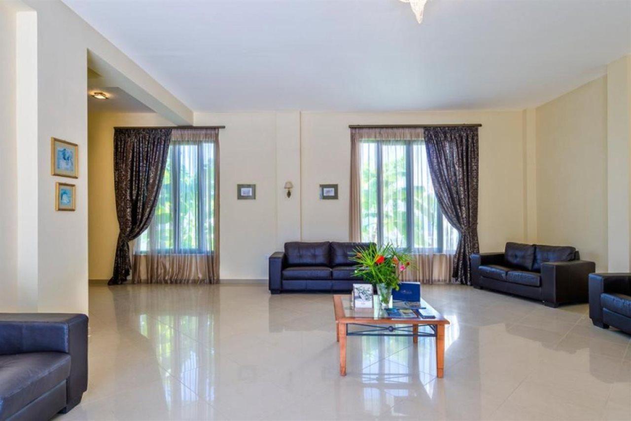 Antilia Apartments Tavronitis Екстериор снимка