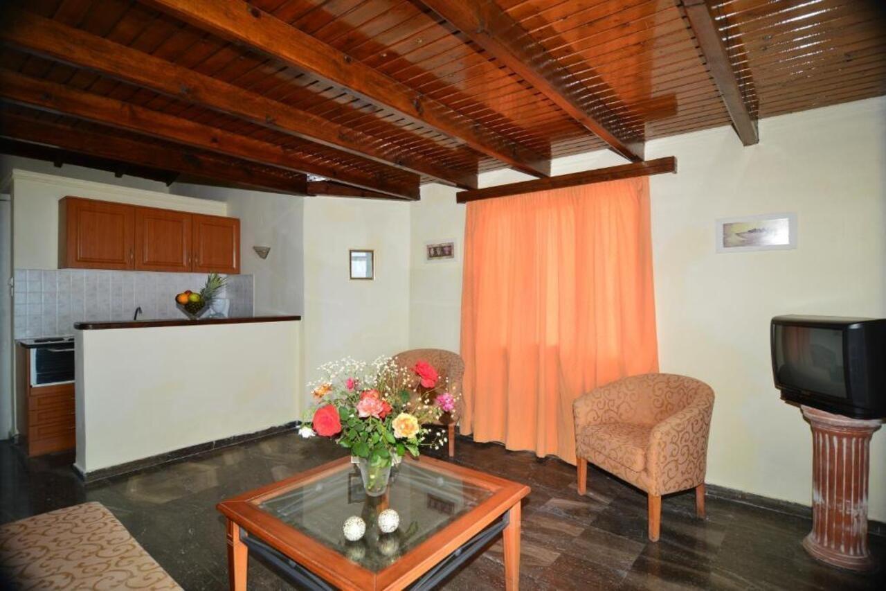 Antilia Apartments Tavronitis Екстериор снимка