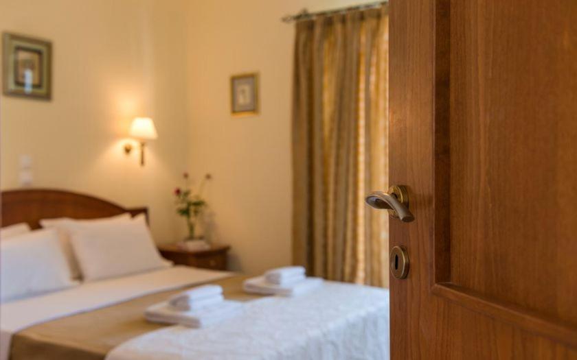 Antilia Apartments Tavronitis Екстериор снимка