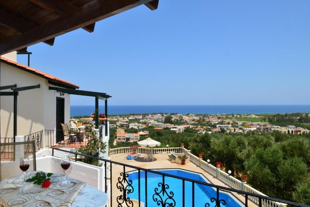 Antilia Apartments Tavronitis Екстериор снимка